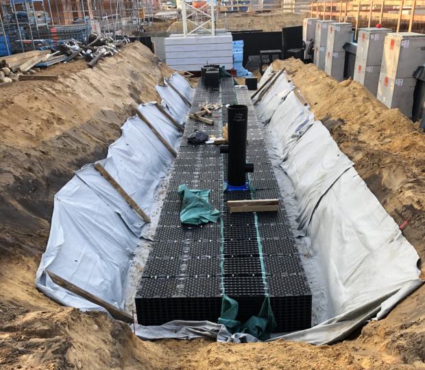 Rigolensystem während des Einbaus