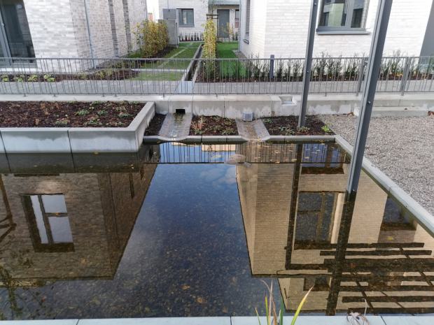 Rückhaltebecken mit Zulauf, Auslauf und Notüberlauf,&nbsp;Quelle Fotos: SBI, kfp